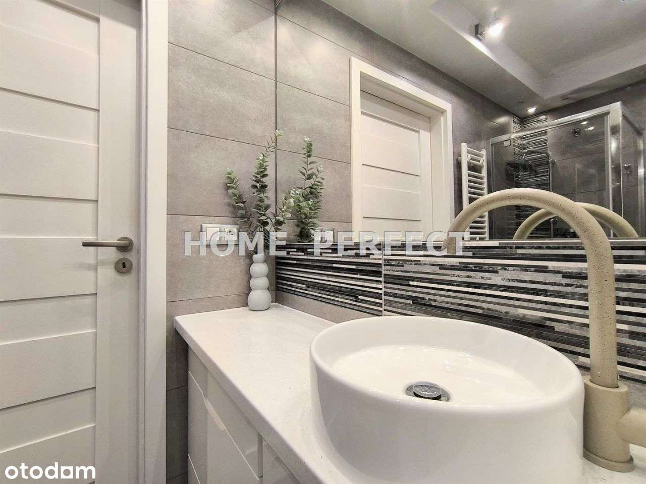 Mieszkanie z dużym balkonem-Klonowa 33-9