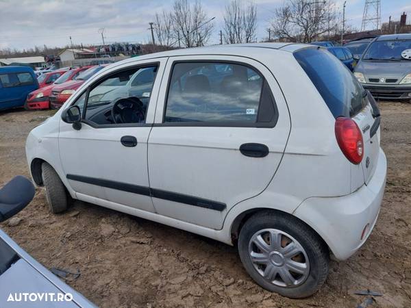 Dezmembram Chevrolet Spark, an 2008, motor 0.8 Benzina - 1