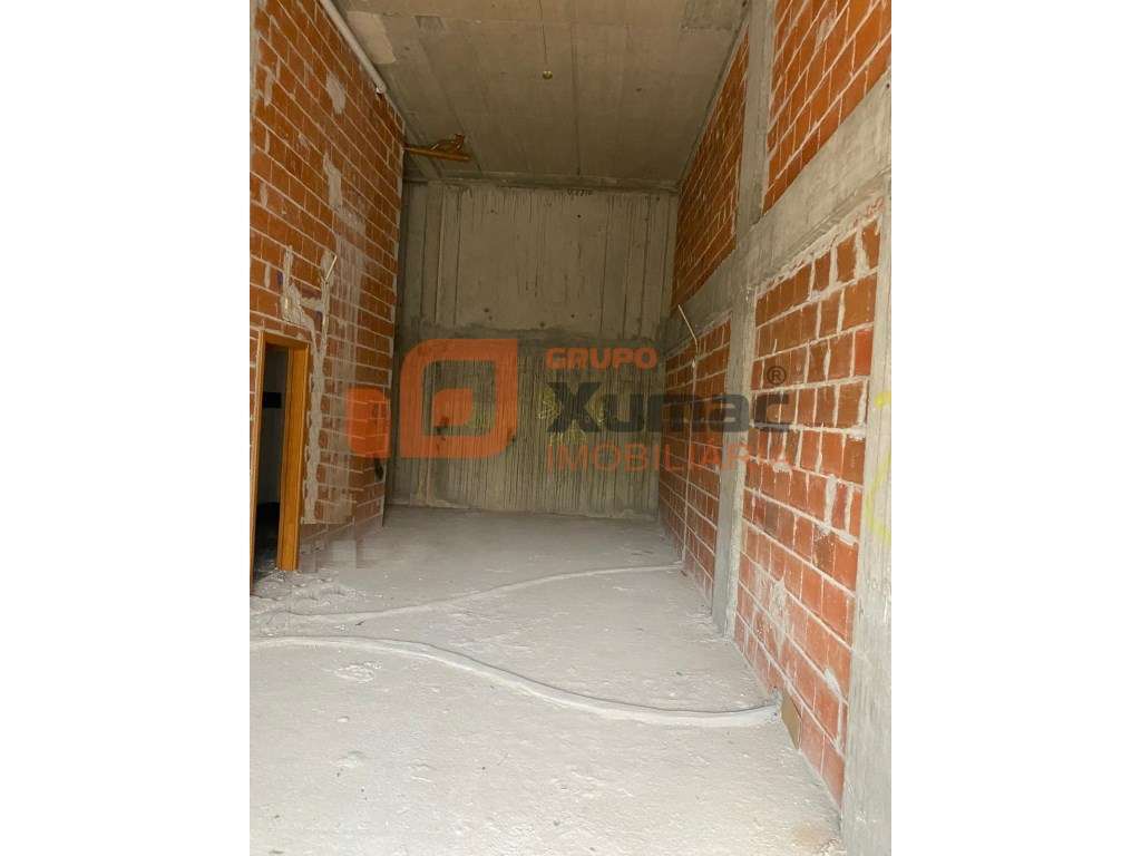 Espaço comercial no Monte da Caparica, com possibilidade para dois ... - Grande imagem: 4/19