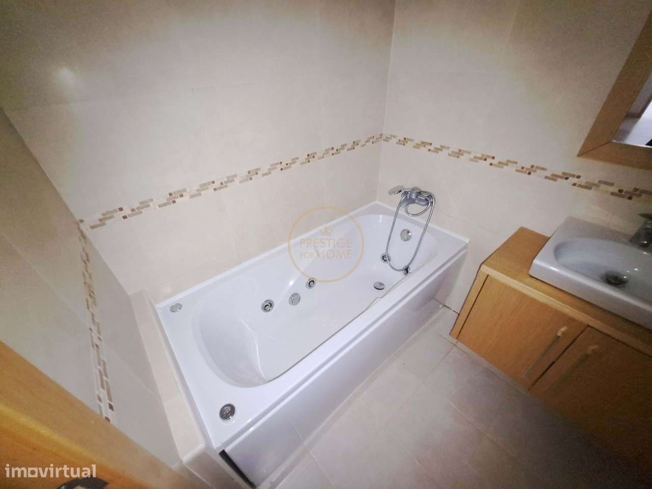 Apartamento T2 - 1º Andar com elevador e Garagem –Qta de  Betunes - Grande imagem: 4/17