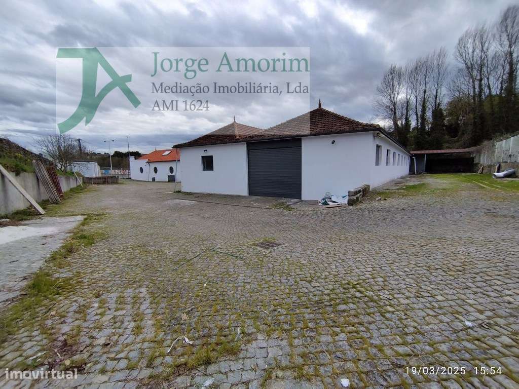 Armazém industrial com 1400 m2. Frente para A.E - A43 Porto - Gondo...-6