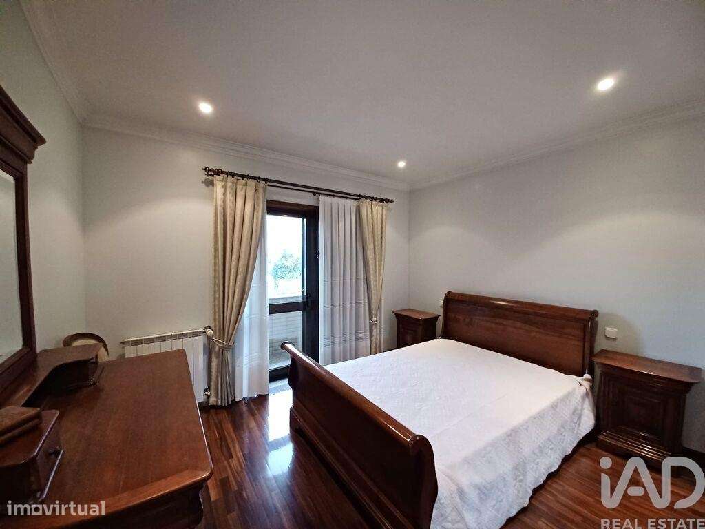 Casa / Villa T4 em São Mamede de Infesta e Senhora da Hora de 252,00 m - Grande imagem: 4/27