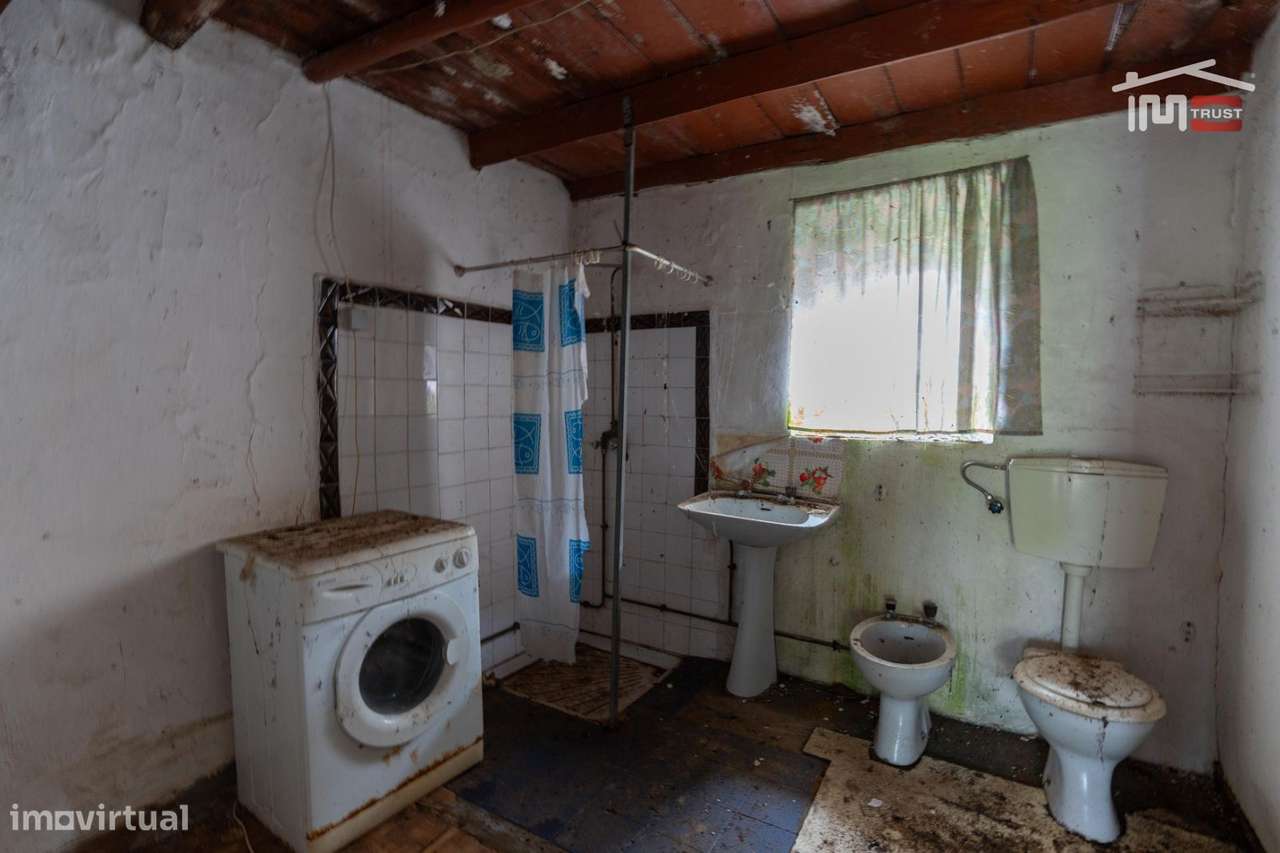 MORADIA T2 DE CAMPO PARA RECUPERAR COM LAREIRA, POÇO E FORNO (S. MA... - Grande imagem: 5/22