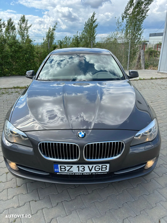 BMW Seria 5 530i Aut. - 2