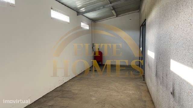 Armazém para venda na Quinta do Anjo.-25