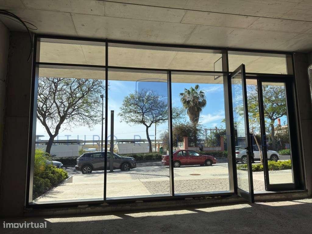 LOJA COMERCIAL - ESTRADA MONUMENTAL - FUNCHAL - Grande imagem: 4/31