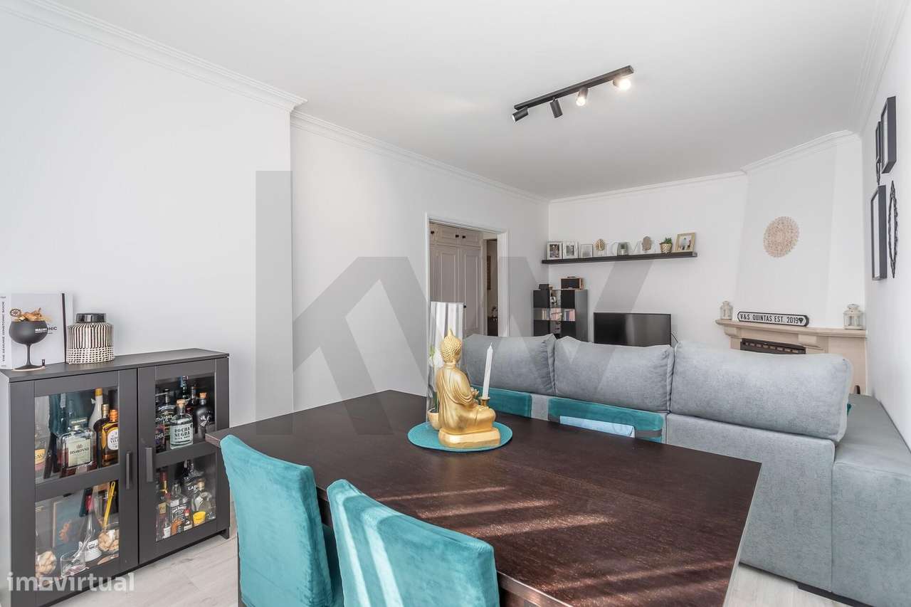 O Seu Novo Refúgio na Avenida de Fitares : T2 renovado e cheio de sol-29