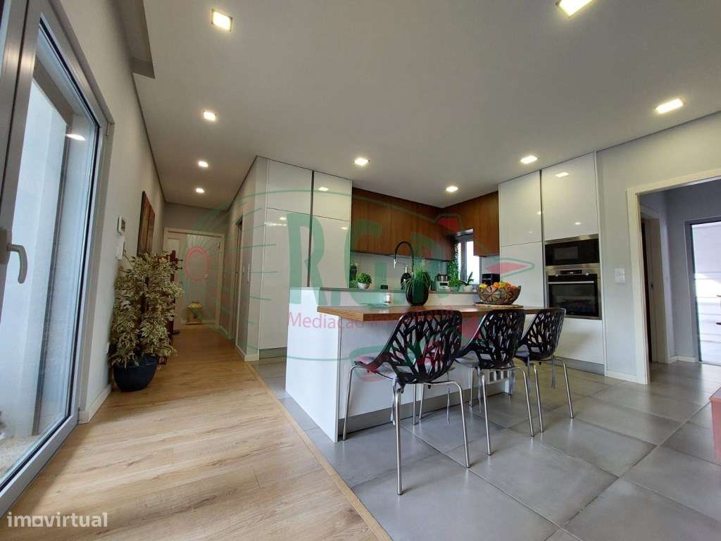 Moradia T3+1 Térrea | São Cosme | 10 min Porto-17