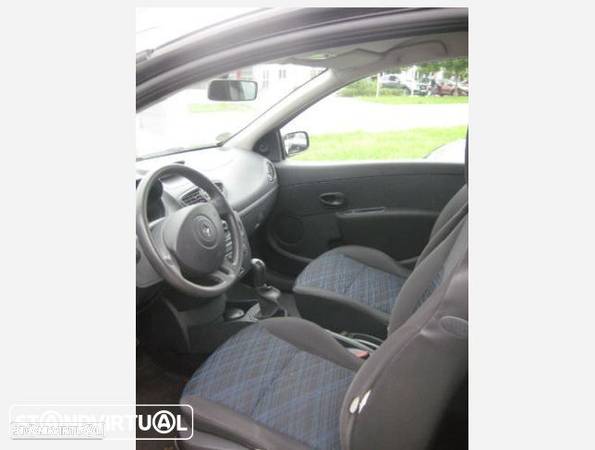 Renault Clio 3 1.5 DCi 2008 para apeças - 5