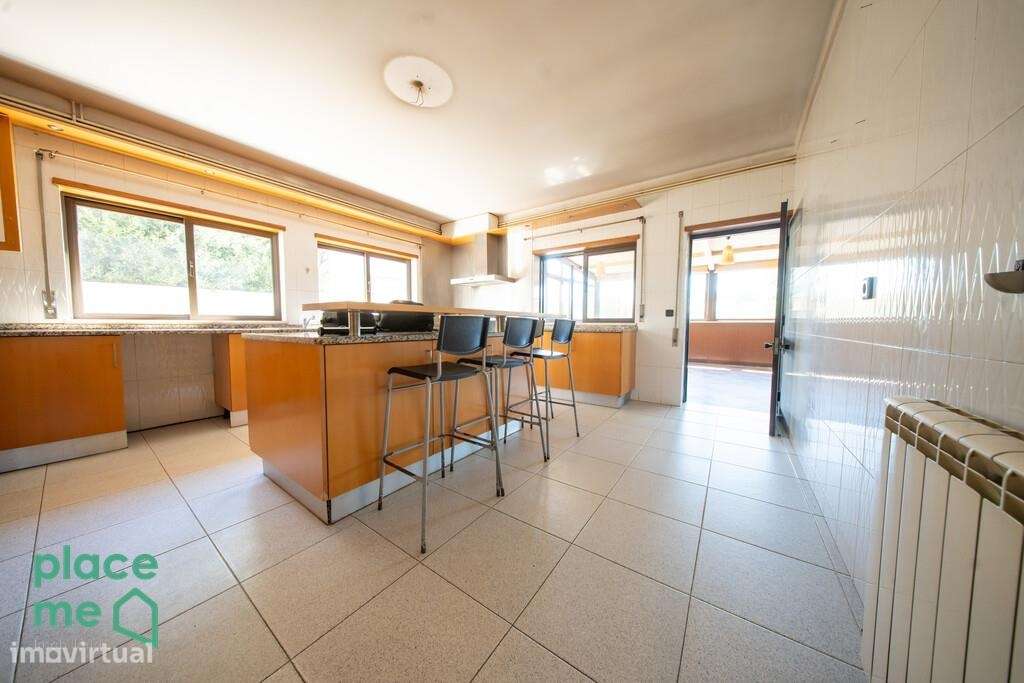 Moradia Individual com mais de 900m2 em Palmeira, Braga-12