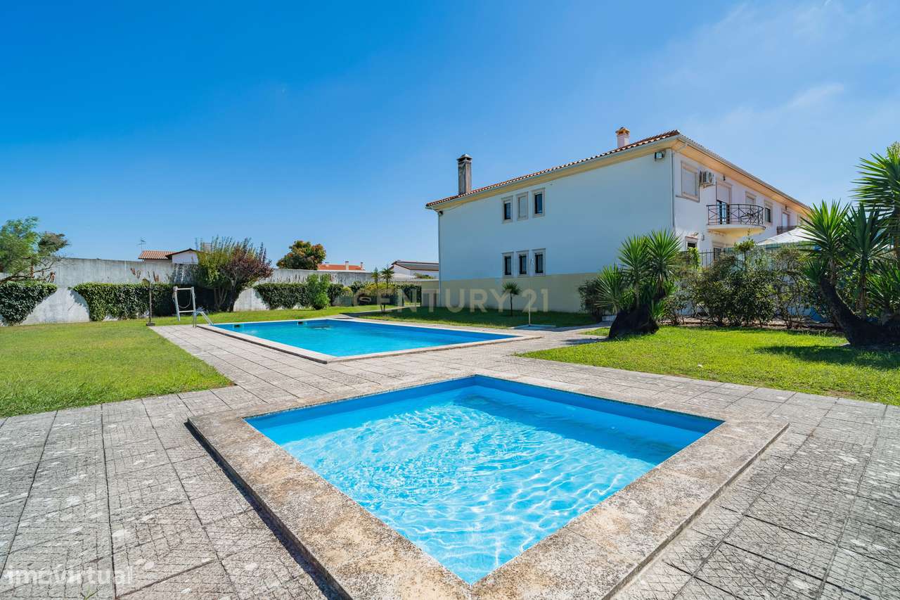Moradia T3 com piscina em Marinha Grande, Leiria-1