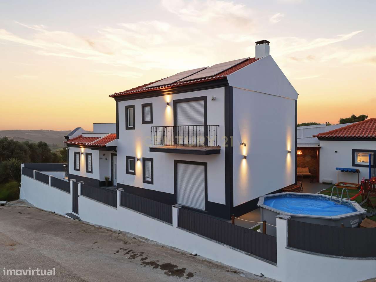 Moradia T3+1 Totalmente Remodelada  em 2026 com Piscina, Painéis Solar-15