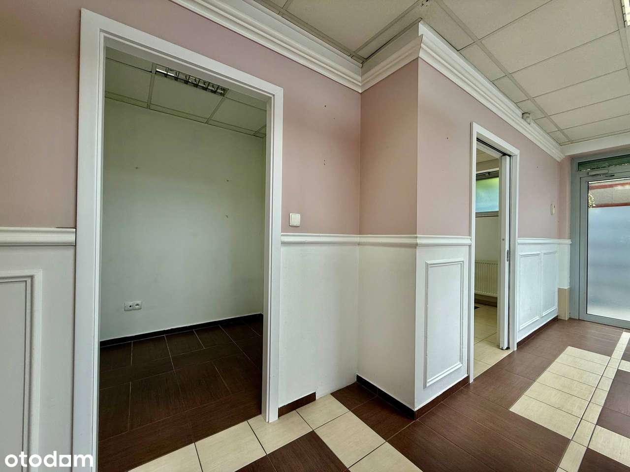 Na sprzedaż lokal użytkowy – Parking | Niski czynsz | Duża przestrzeń-8