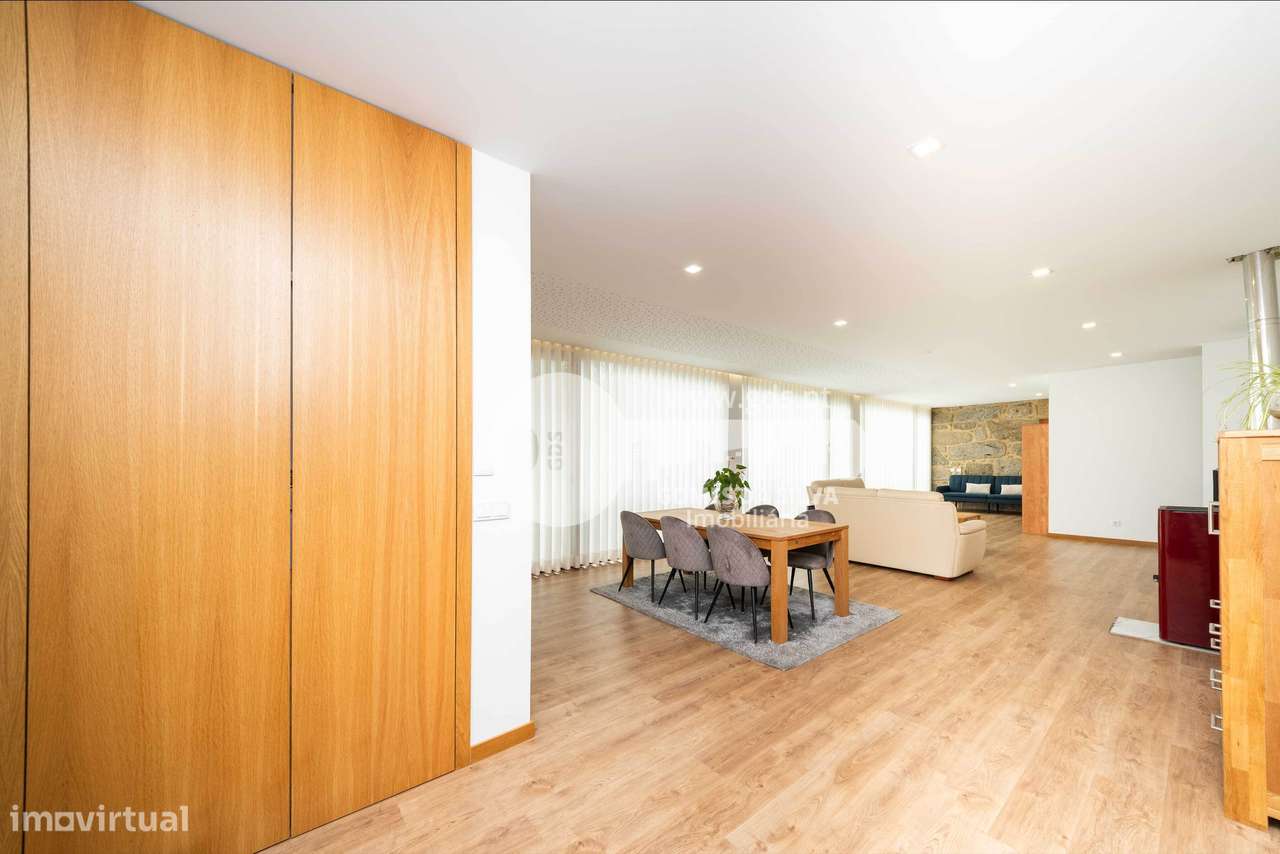 Quinta T6+1 com Piscina | Terreno de 6.231 m² em  Vila Verde - Grande imagem: 5/42