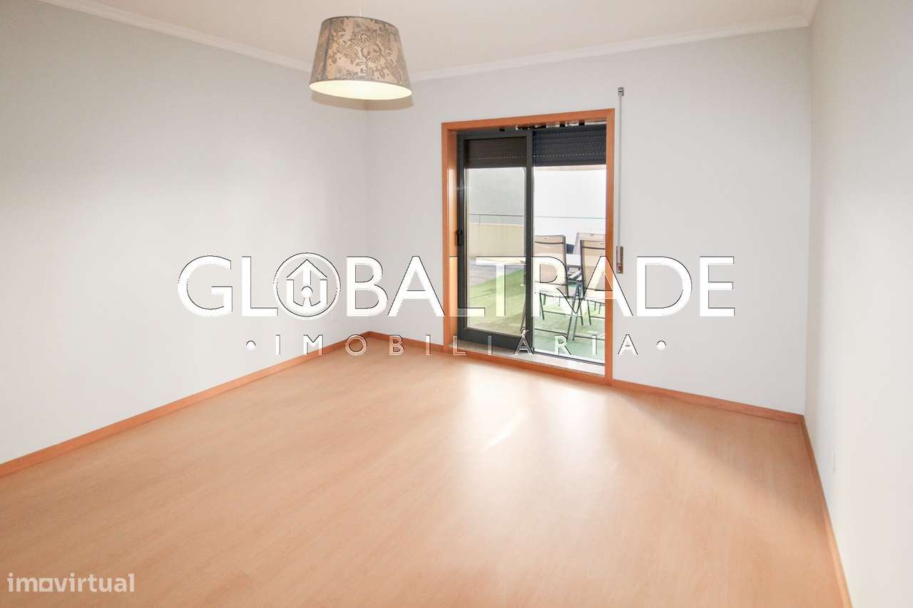 Apartamento T2 com Terraço em Baguim do Monte-13
