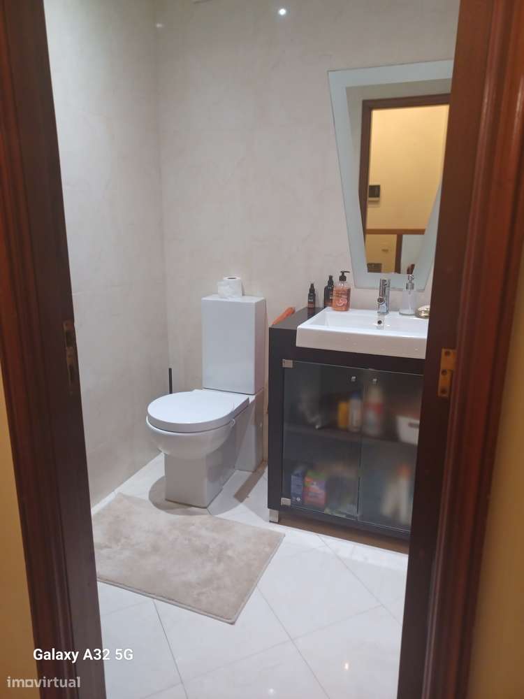 Bom T4 c/ terraço/varandas/nascente poente, a 5 minutos a pé do metro-27