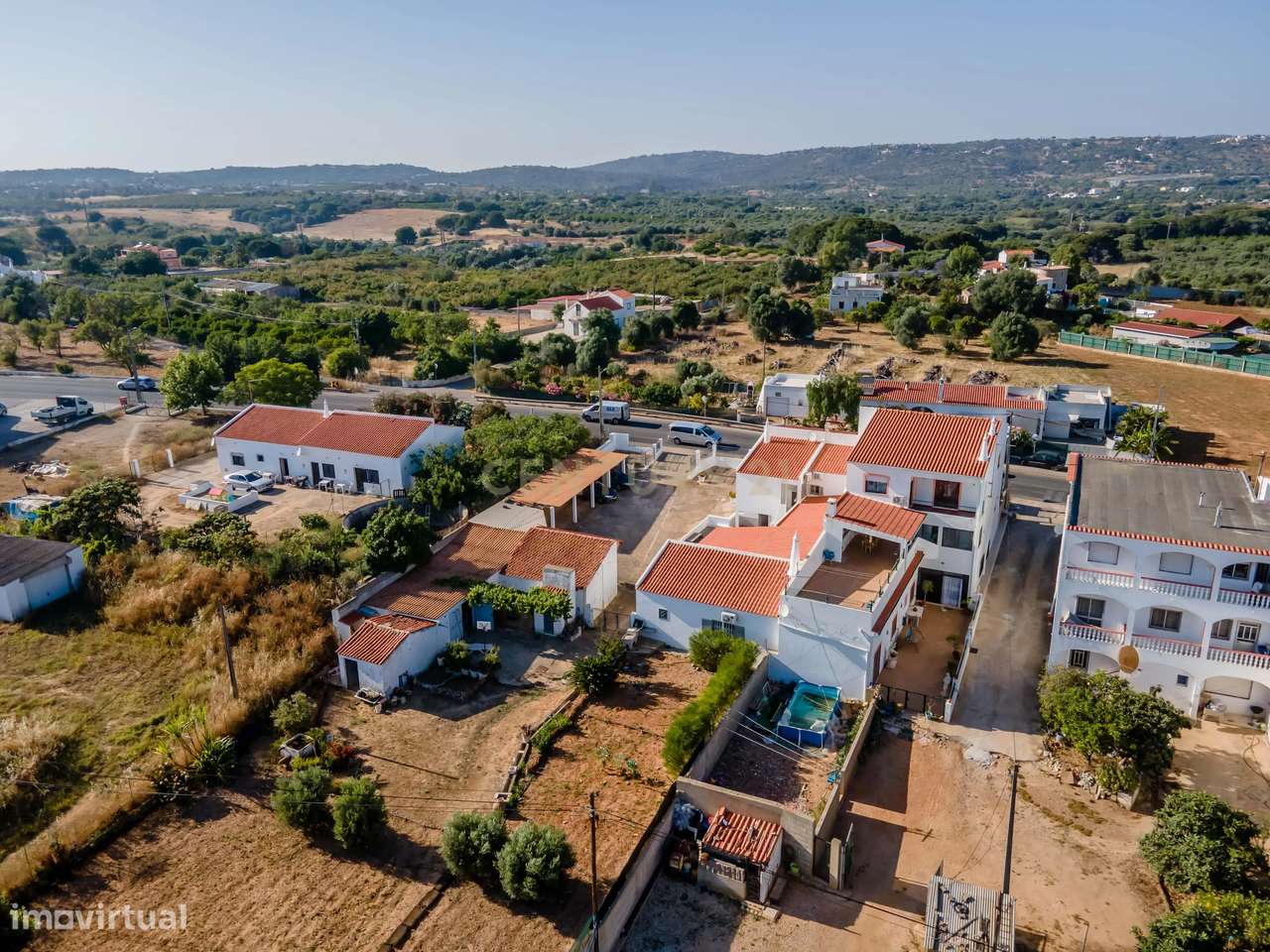 Moradia Bi-familiar com Terreno e Estacionamento Privado, Albufeira - Grande imagem: 4/46