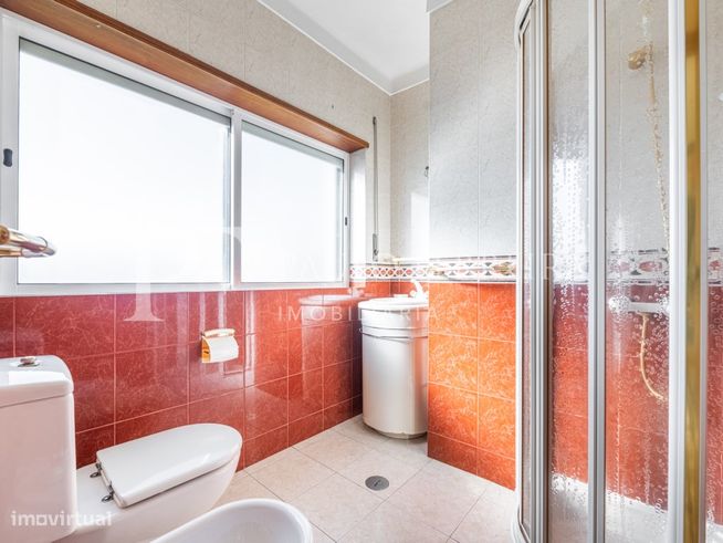 Apartamento T6 no centro de Famalicão-23