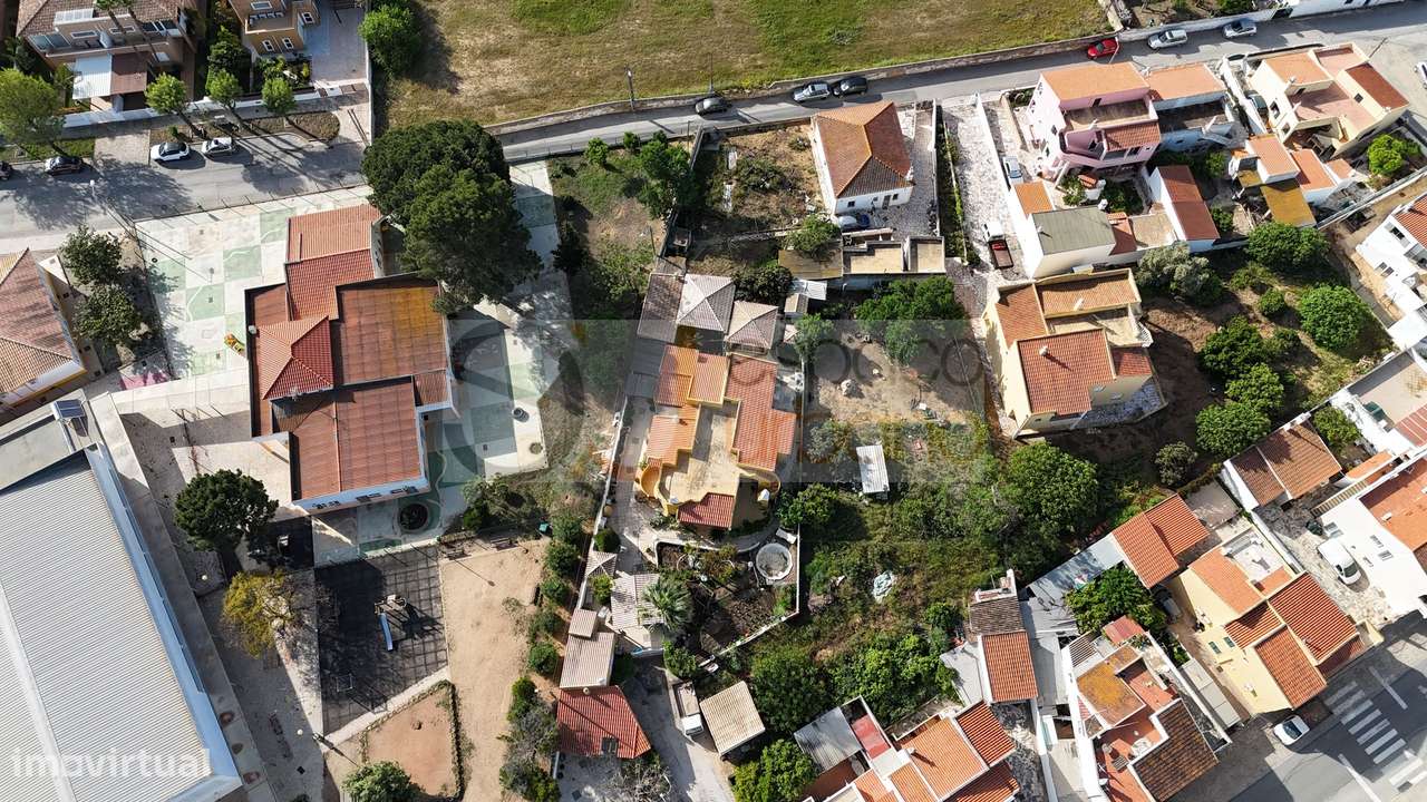 Pêra - Terreno Urbano com 645 m2 - Localização Central-6