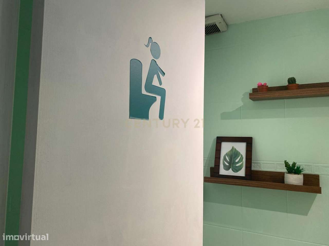 Restaurante em São Domingos de Benfica com faturação ativa e clientela-12