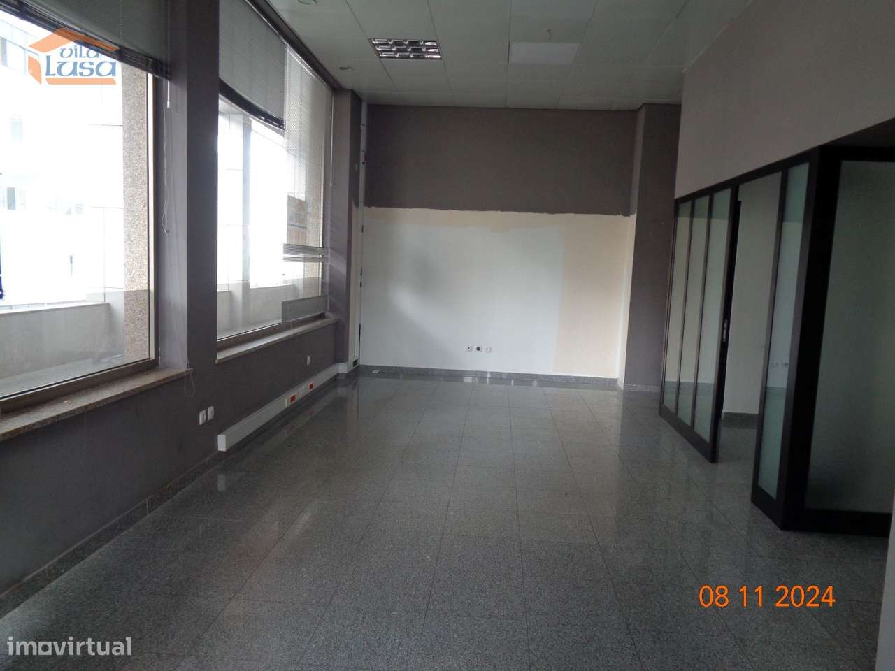 Loja de rua num rés-do-chão destinado a comércio em Viseu. - Grande imagem: 2/11