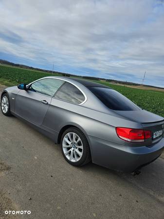 BMW Seria 3 325i - 7