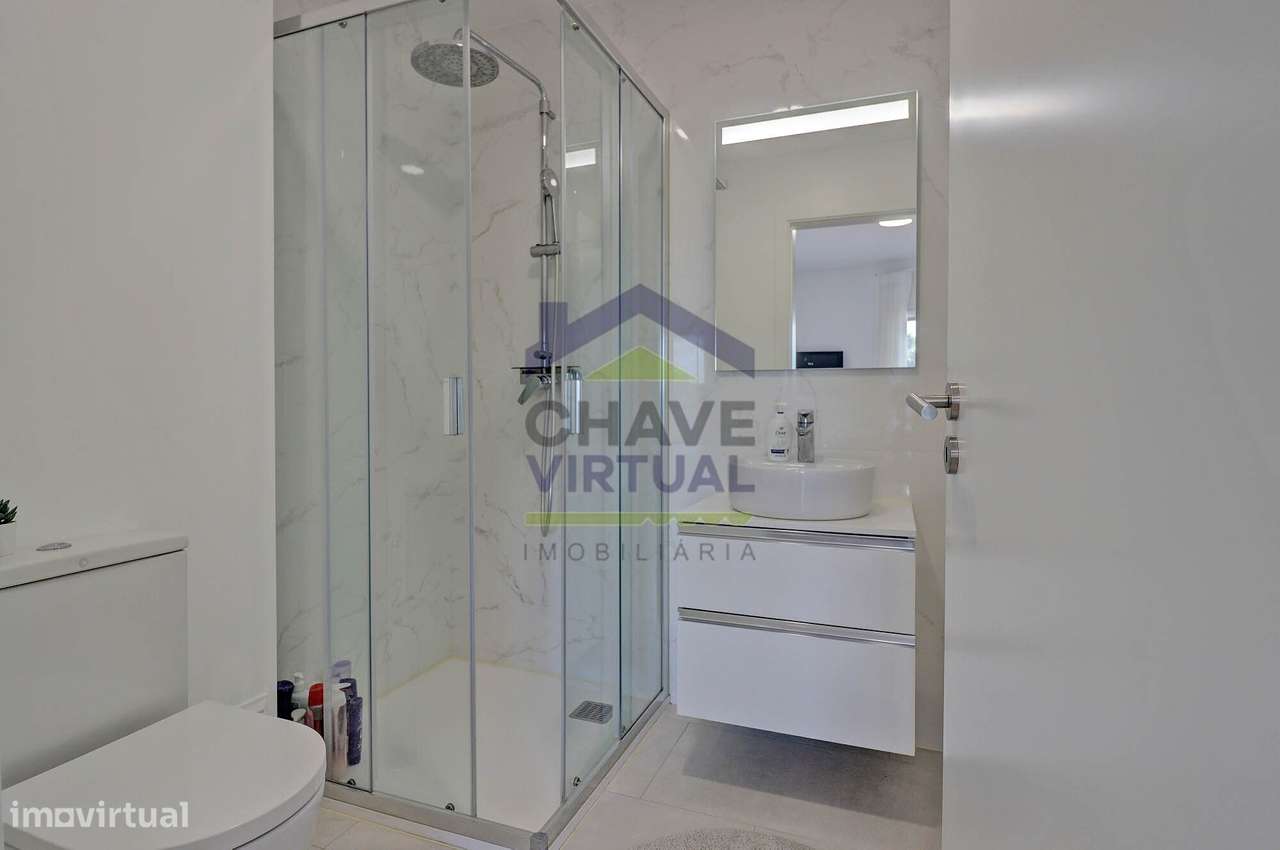 Excelente Apartamento T3 com Garagem - Centro Bombarral-24