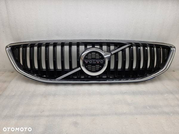 Volvo V40 II Lift Grill/Atrapa 31425339 - 1