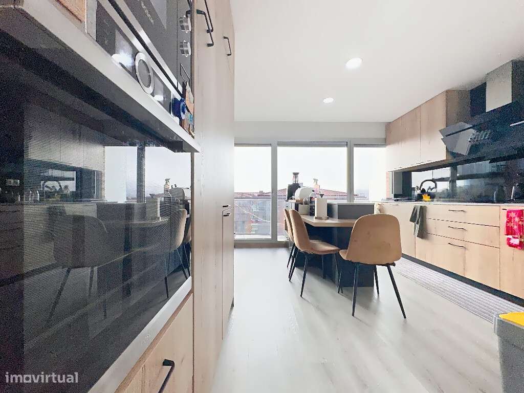 Apartamento T3 com garagem dupla, Quinta da Portela - Grande imagem: 4/13