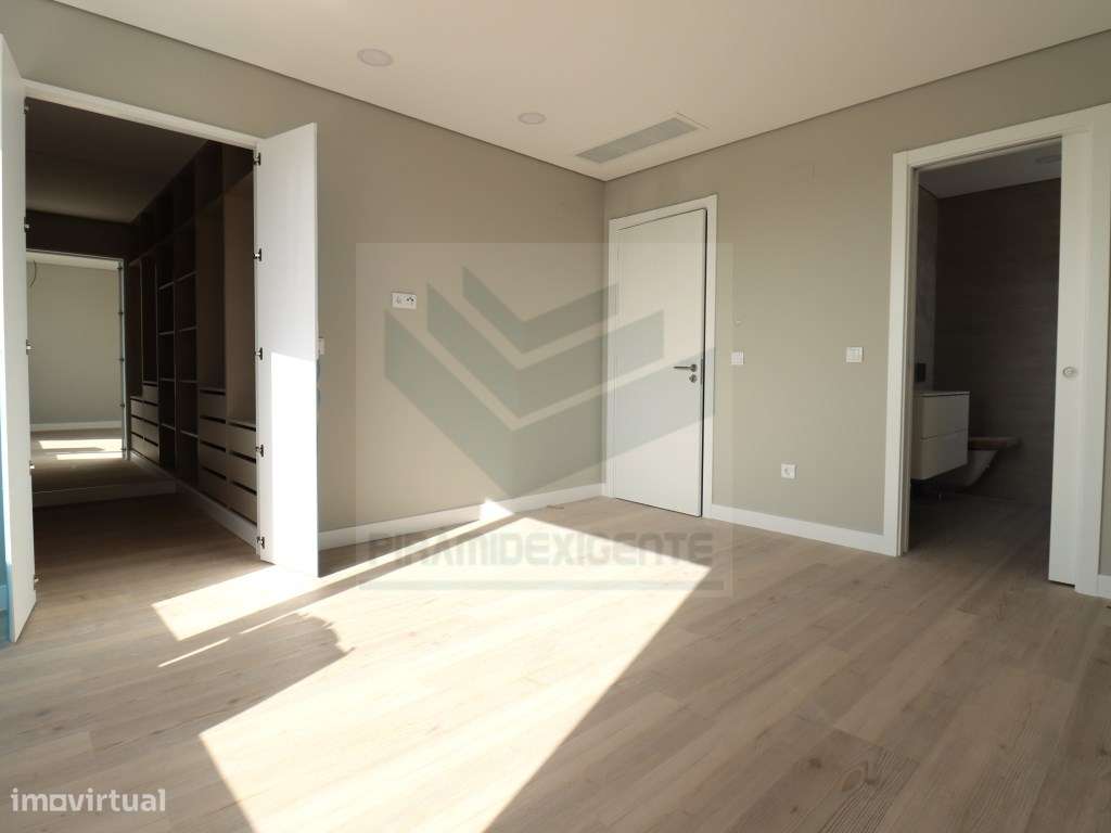 Moradia Isolada NOVA! Piscina Lavandaria Boas Áreas, Azeitão-17