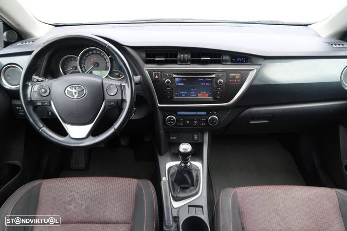 Toyota Auris Touring Sports - 7