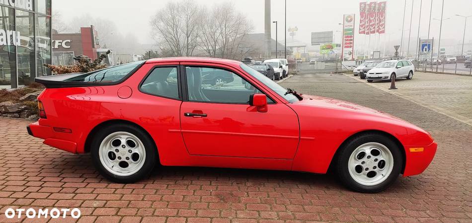 Porsche 944 - 6