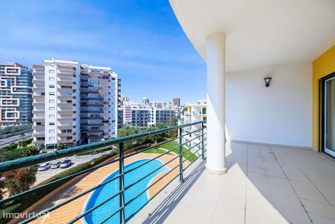 Vende-se Penthouse T3 na Praia da Rocha – localização privilegiada-19