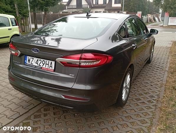 Ford Fusion - 4