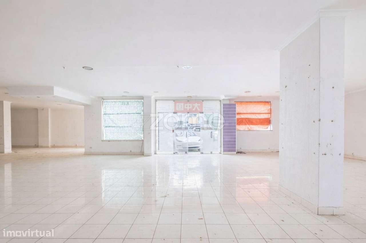 Loja Ampla - Excelente Ativo Comercial, Massamá Centro - Grande imagem: 2/25