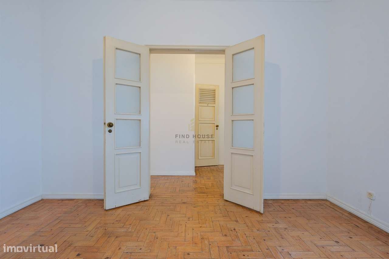 Apartamento T2 para remodelar no centro de Paço de Arcos-22