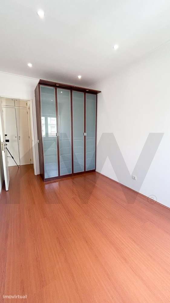 T1 REMODELADO, NAS PATAMEIRAS- ODIVELAS- EXCELENTE  PARA HABITAÇÃO PRÓ-5