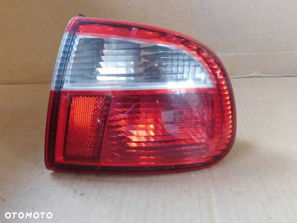 Lampa Tył SEAT TOLEDO II MKII PRAWA BŁOTNIK - 1