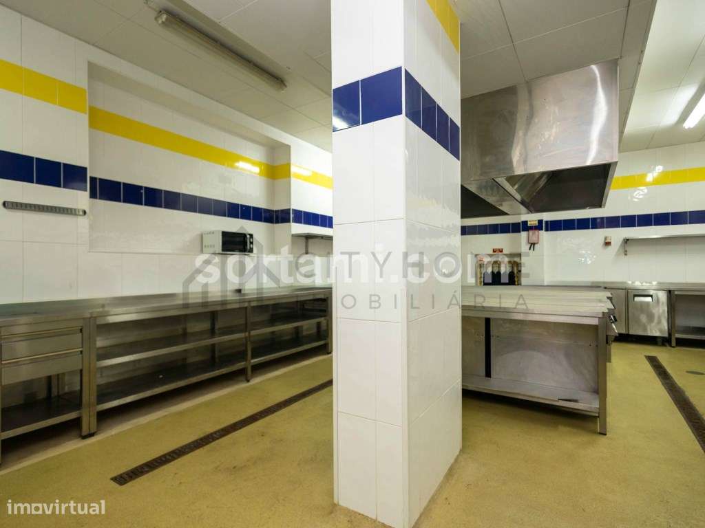 Espaço Comercial de 425m² no Coração de Faro-33