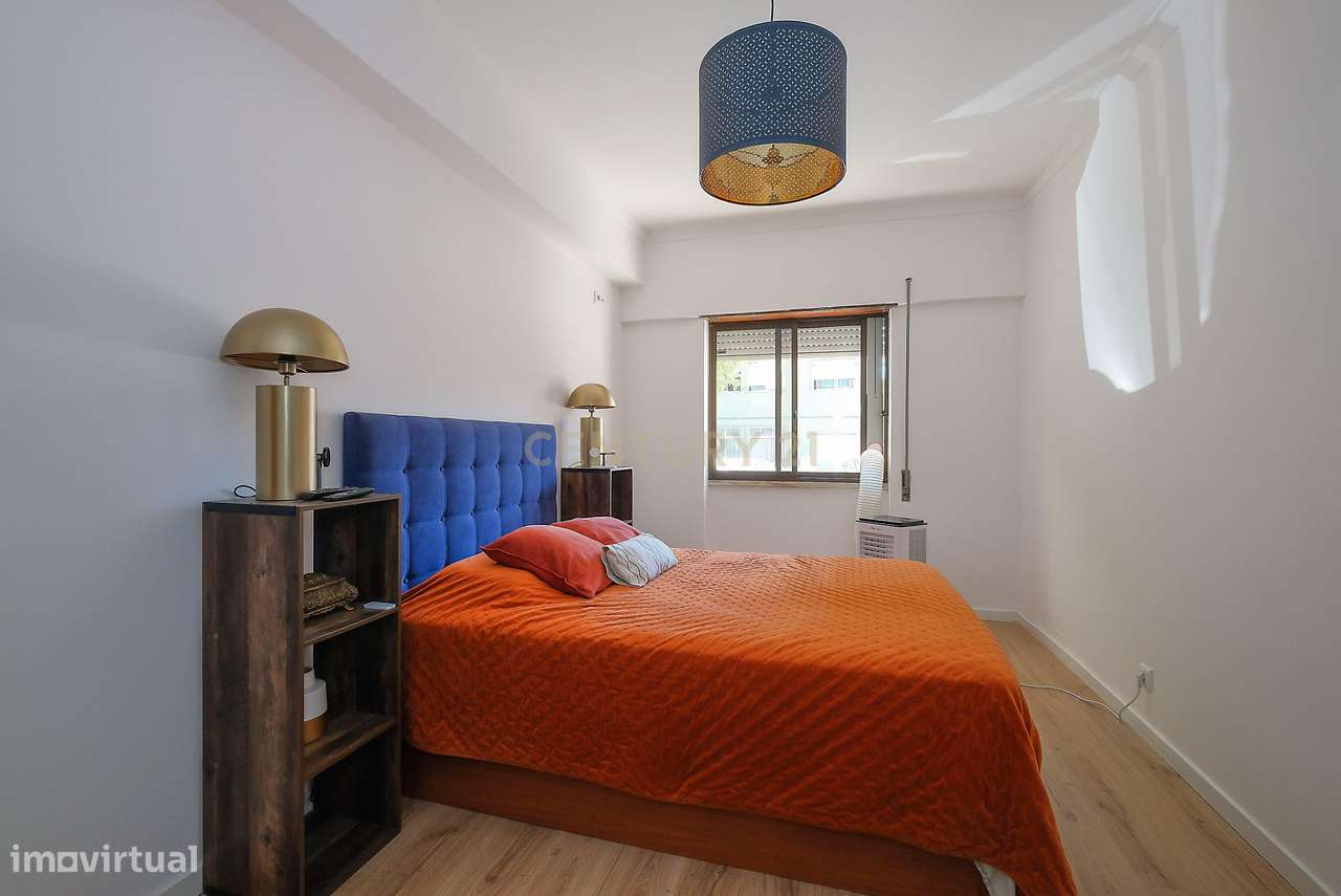 Apartamento T3  remodelado no Pragal-13