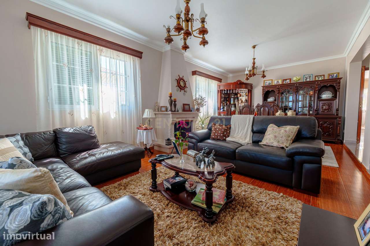Moradia T4 com 2.971 m² de Terreno e Vista Panorâmica-2