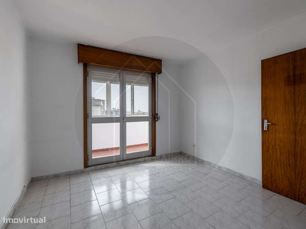 Apartamento T3 Vistas desafogadas em Ramalde, Porto-13