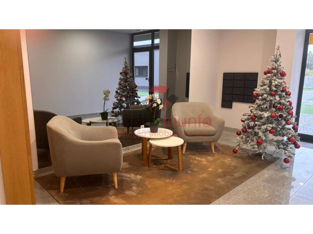 Excelente Apartamento c/ 3 Suites no Centro de Famalicão - Grande imagem: 4/35