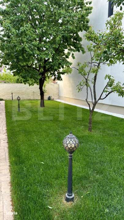 Vila, 6 camere, 520 mp, zona Titulescu - Imagine principală: 4/7