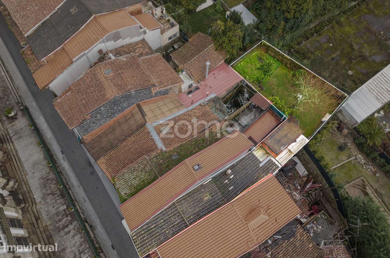 Predio No Centro De Guimaraes