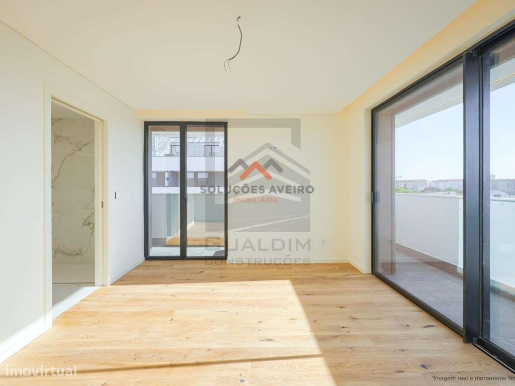 Apartamento T2+ Terraço Implex em Aveiro!-26