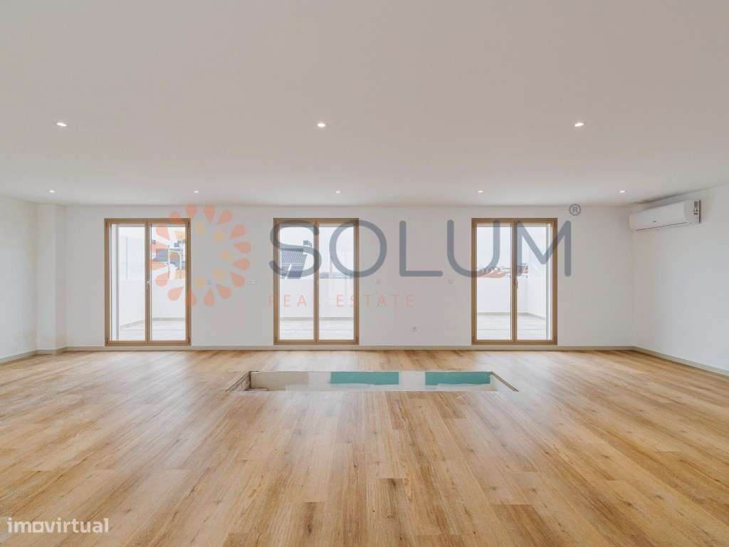 Duplex T3+1 novo com 2 Terraços - Montijo-10