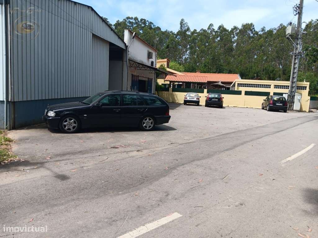 Oficina Automóvel com moradia e recheio. - Grande imagem: 5/57