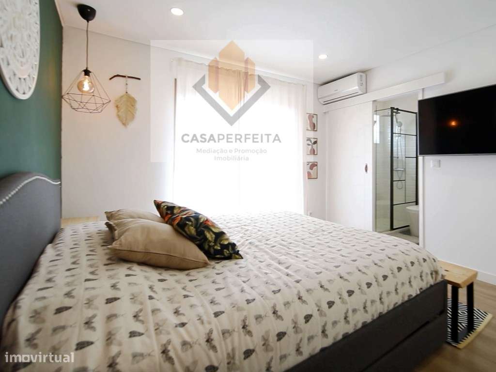 Apartamento T3 Renovado com Varandas, Lugar Garagem e Arrumo - Cent...-33