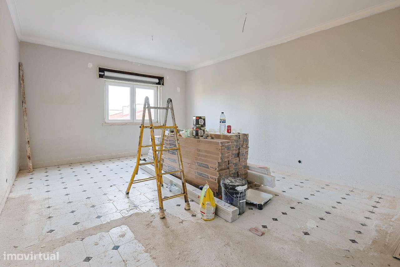 T3 totalmente remodelado em Vale de Milhaços, Corroios-5